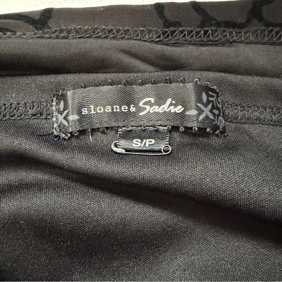 Sloane & Sadie Womens Floral Velvet Burnout Top Size Small Black Whimsigoth - Picture 2 of 8